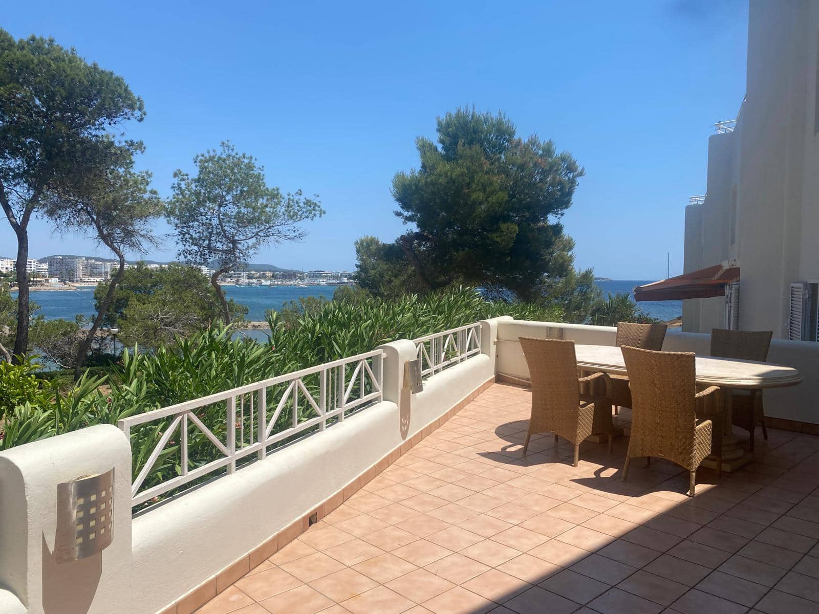 3 bedroom Semi-detached Villa for sale in La Siesta with pool garage - € 1,290,000 (Ref: 9866249)