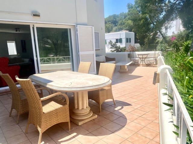 3 sypialnia Dom blizniak na sprzedaż w La Siesta, Santa Eulalia / Santa Eularia z basenem garażem - 1 290 000 € (Ref: 9866249)