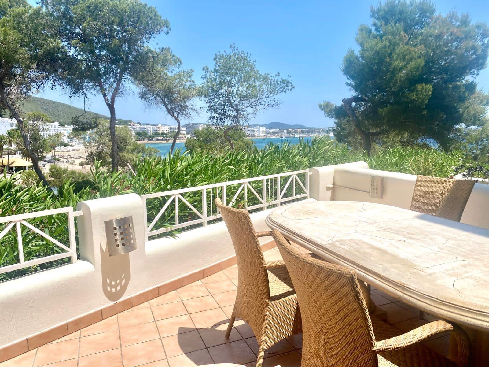 3 bedroom Semi-detached Villa for sale in La Siesta with pool garage - € 1,290,000 (Ref: 9866249)