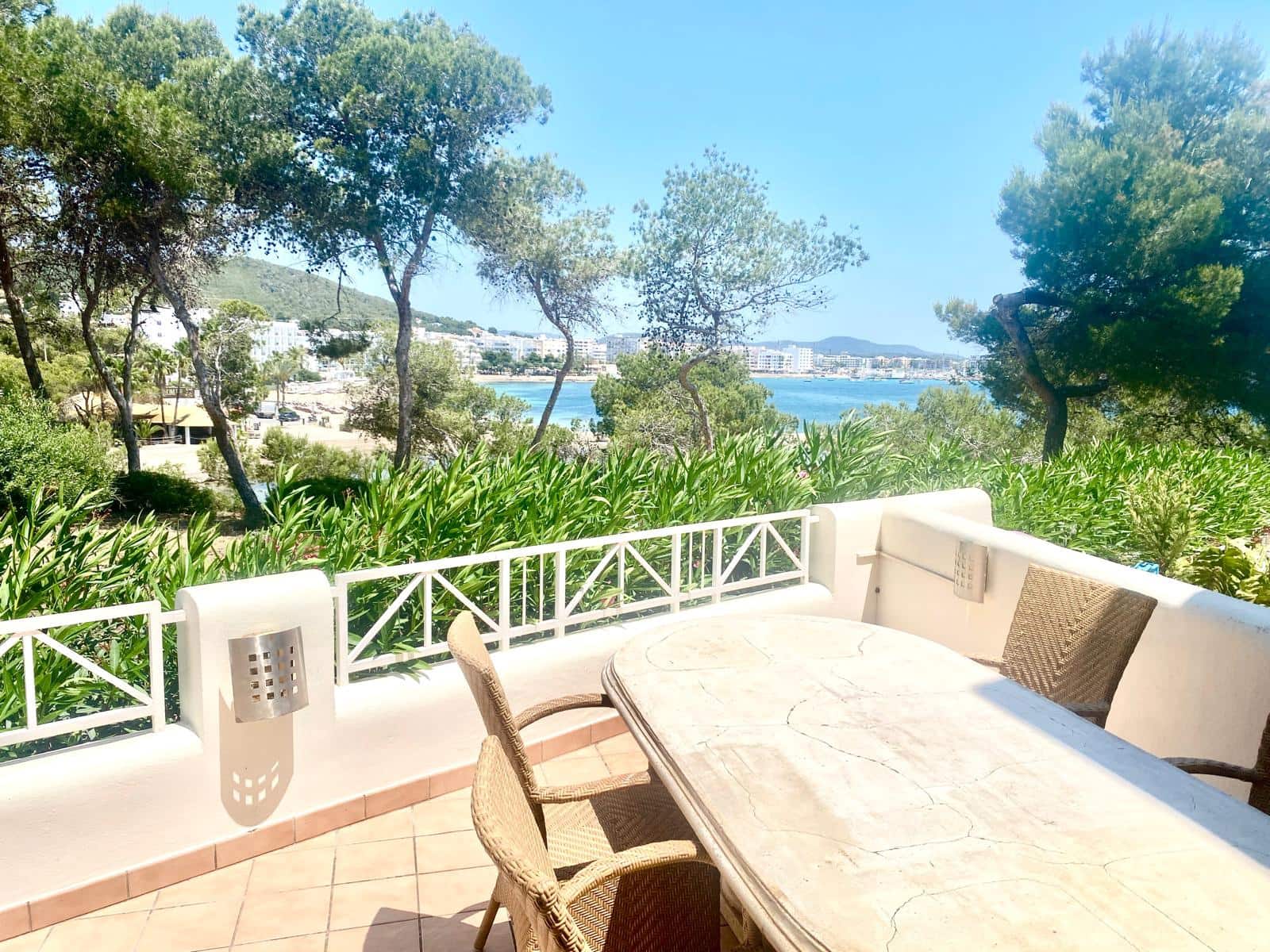 3 bedroom Semi-detached Villa for sale in La Siesta with pool garage - € 1,290,000 (Ref: 9866249)