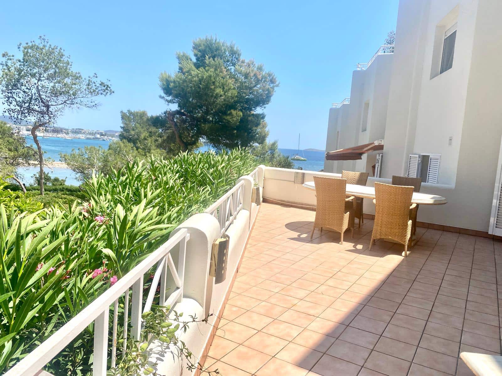 3 bedroom Semi-detached Villa for sale in La Siesta with pool garage - € 1,290,000 (Ref: 9866249)