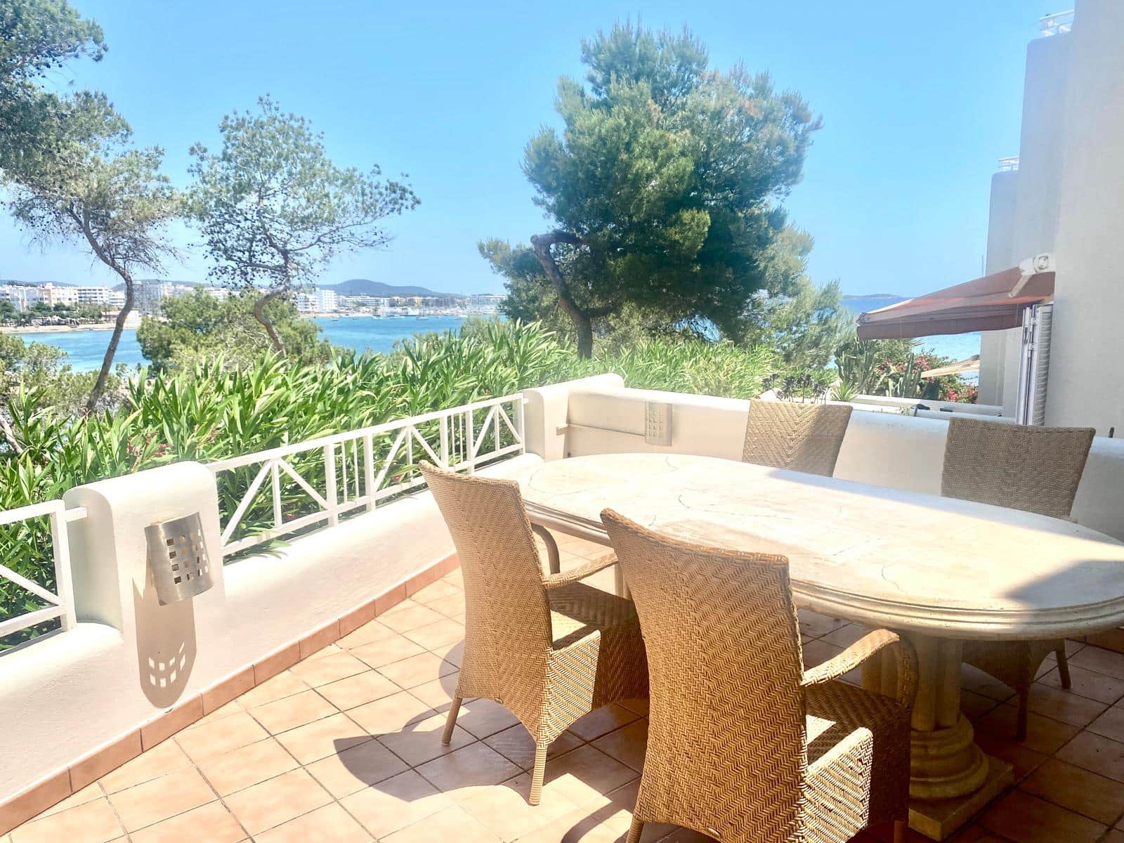 3 bedroom Semi-detached Villa for sale in La Siesta with pool garage - € 1,290,000 (Ref: 9866249)