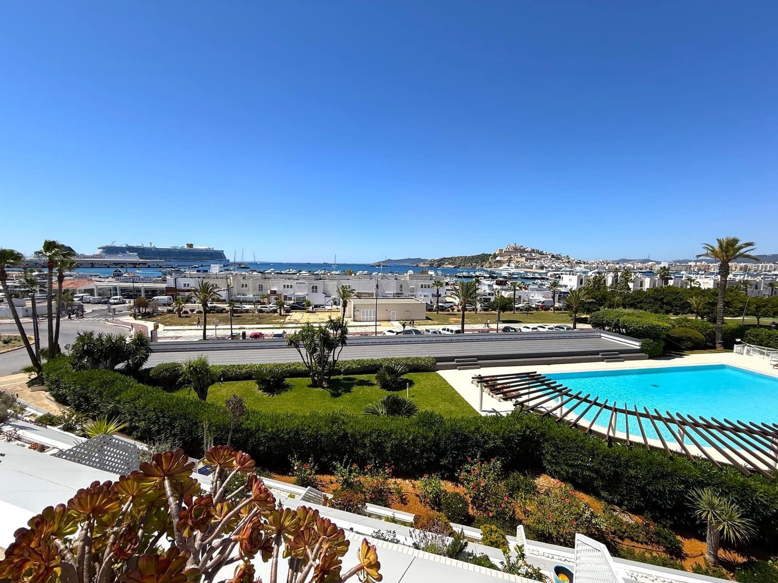 3 slaapkamer Flat te koop in Ibiza dorp met zwembad garage - € 2.439.000 (Ref: 9866442)