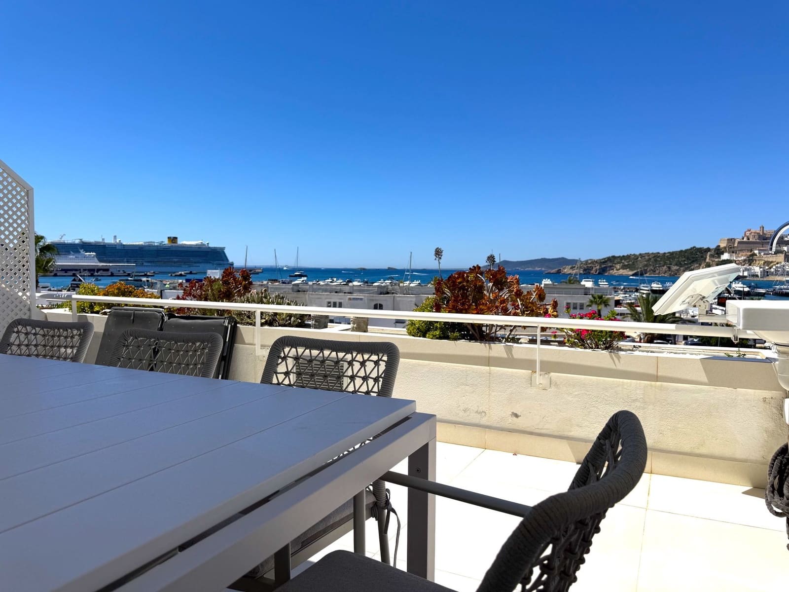 3 slaapkamer Flat te koop in Ibiza dorp met zwembad garage - € 2.439.000 (Ref: 9866442)