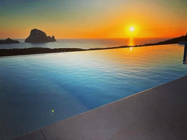 5 slaapkamer Halfvrijstaande villa te koop in Cala Vadella, San Jose / Sant Josep de Sa Talaia met zwembad garage - € 2.950.000 (Ref: 9888637)