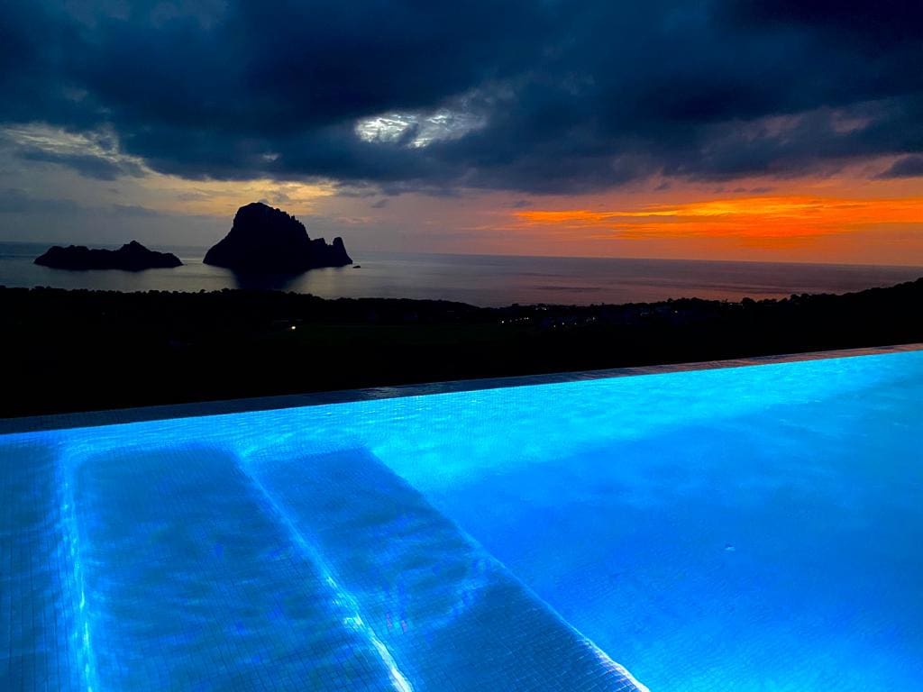 5 bedroom Semi-detached Villa for sale in Cala Vadella with pool garage - € 2,950,000 (Ref: 9888637)