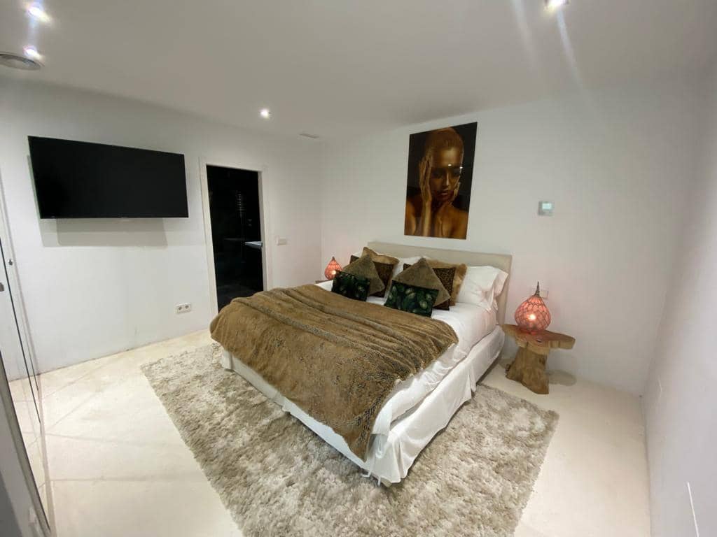 5 bedroom Semi-detached Villa for sale in Cala Vadella with pool garage - € 2,950,000 (Ref: 9888637)