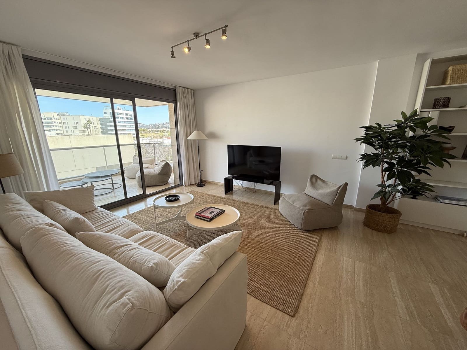 3 sovrum Lägenhet till salu i Talamanca med pool garage - 798 000 € (Ref: 9902692)