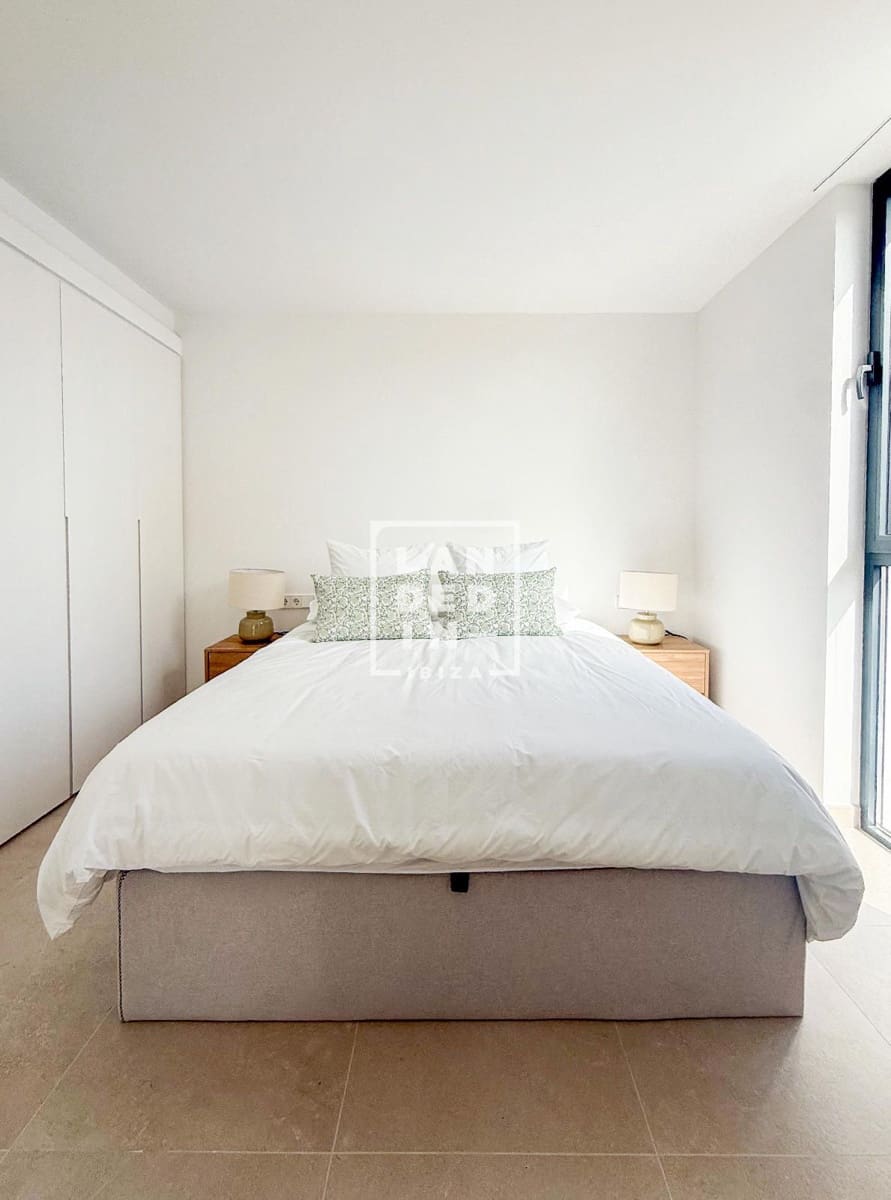 2 bedroom Penthouse for sale in Ibiza / Eivissa town with garage - € 620,000 (Ref: 9126263)