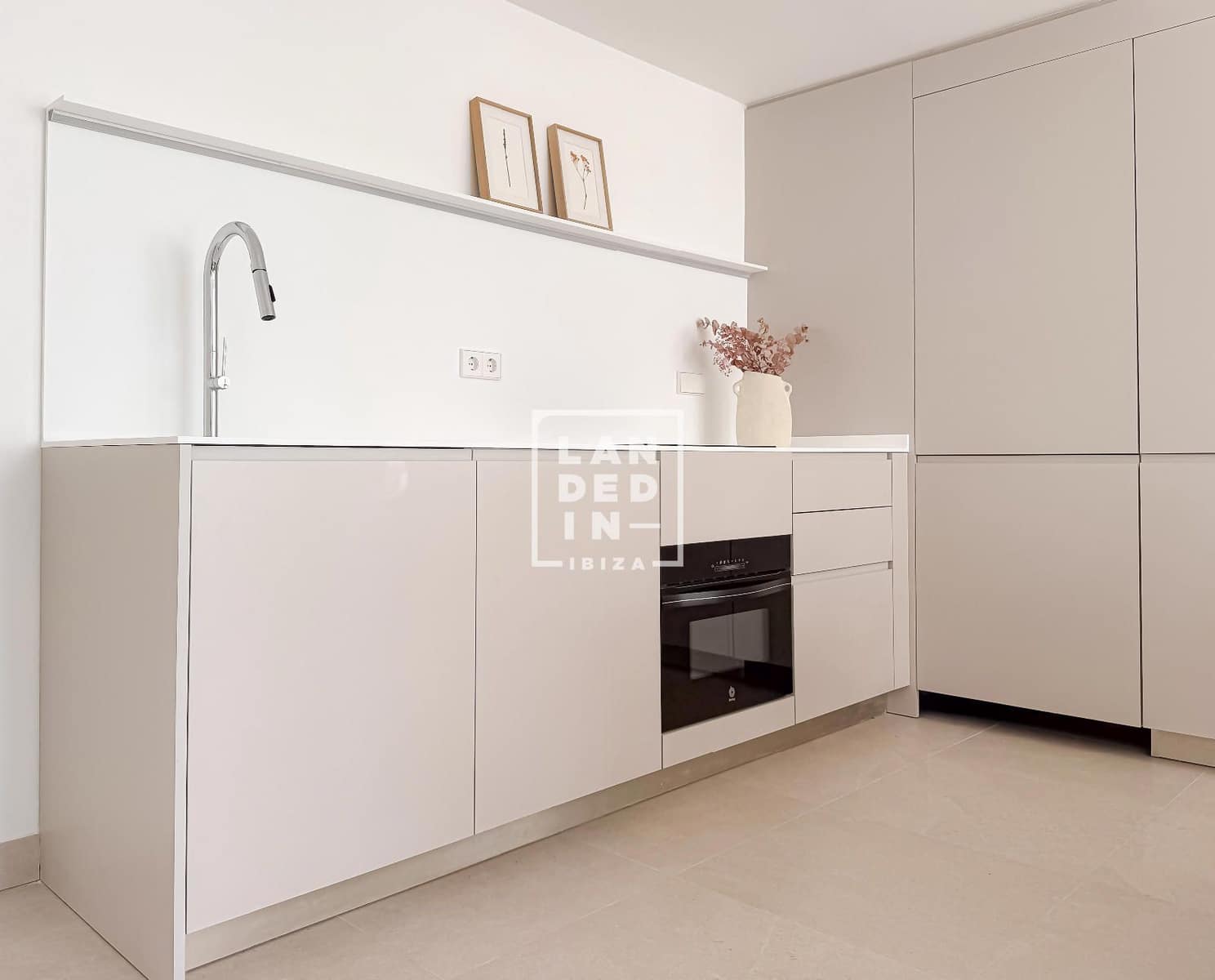 2 bedroom Penthouse for sale in Ibiza / Eivissa town with garage - € 620,000 (Ref: 9126263)