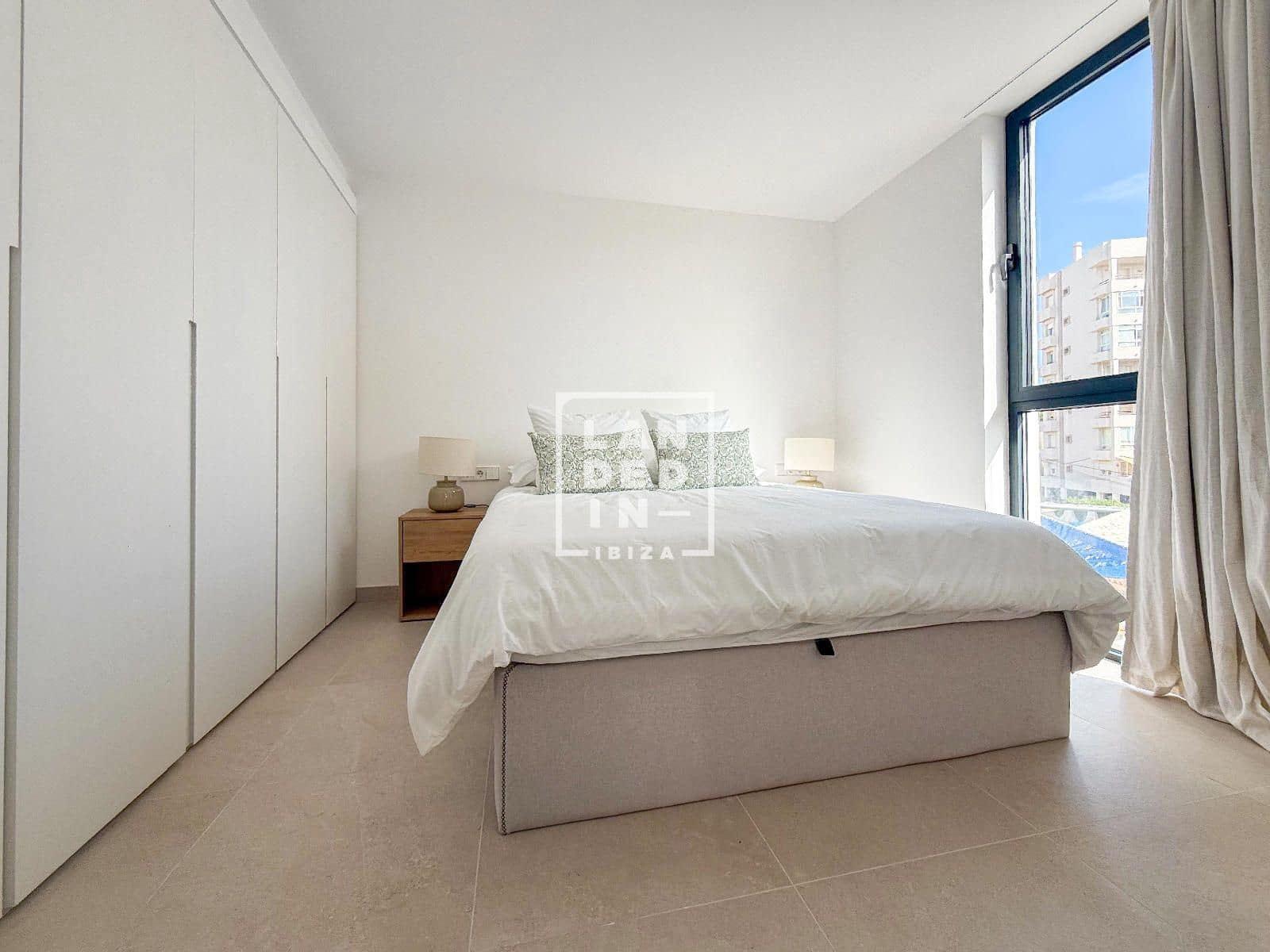 2 bedroom Penthouse for sale in Ibiza / Eivissa town with garage - € 620,000 (Ref: 9126263)