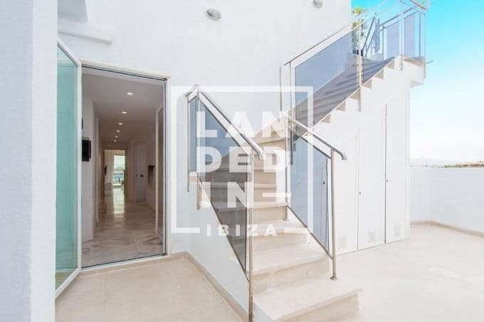 2 soverom Penthouse til salgs i Ibiza by med svømmebasseng garasje - € 1 700 000 (Ref: 9127266)