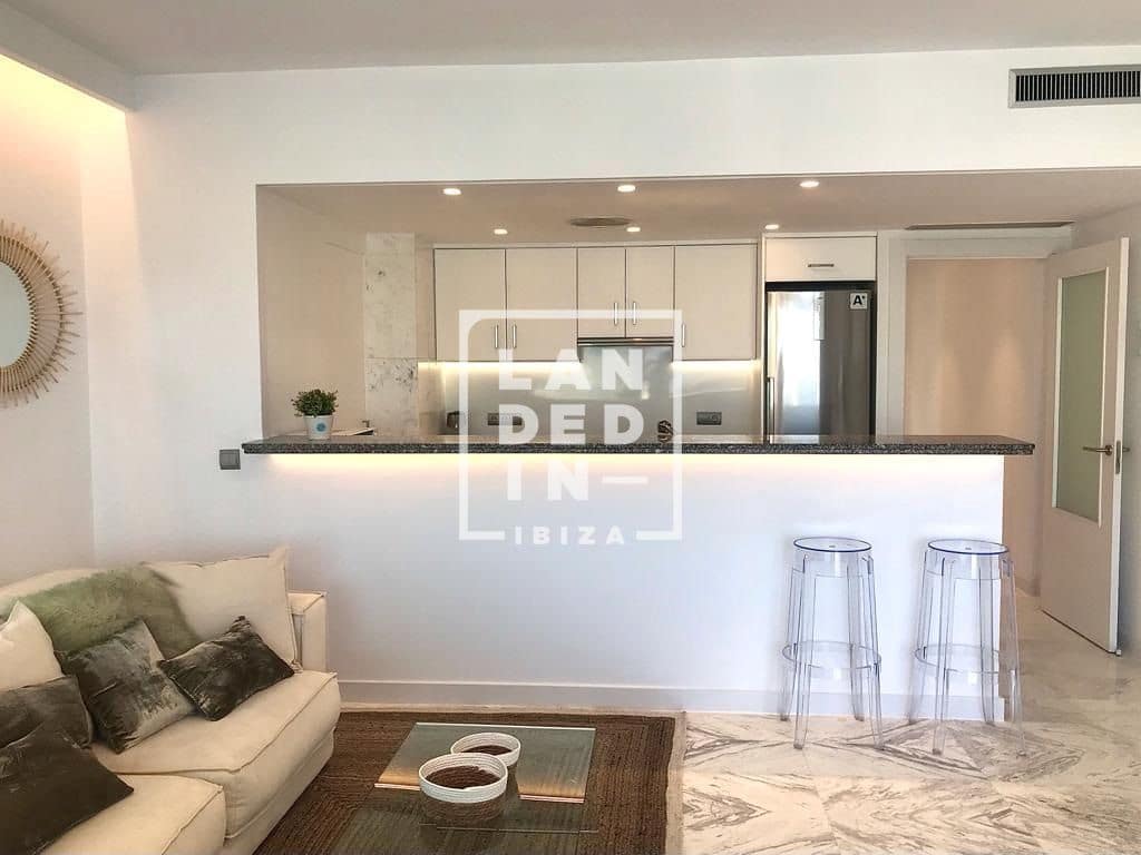 2 soverom Penthouse til salgs i Ibiza by med svømmebasseng garasje - € 1 700 000 (Ref: 9127266)