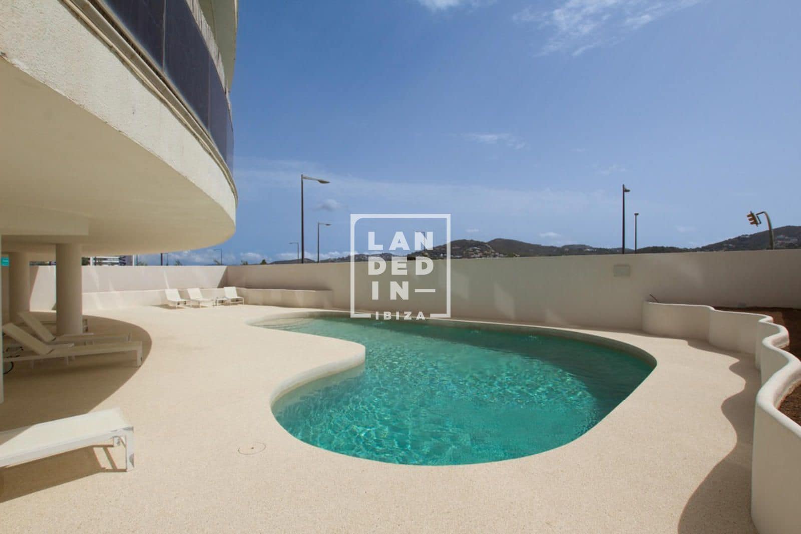 2 soverom Penthouse til salgs i Ibiza by med svømmebasseng garasje - € 1 700 000 (Ref: 9127266)