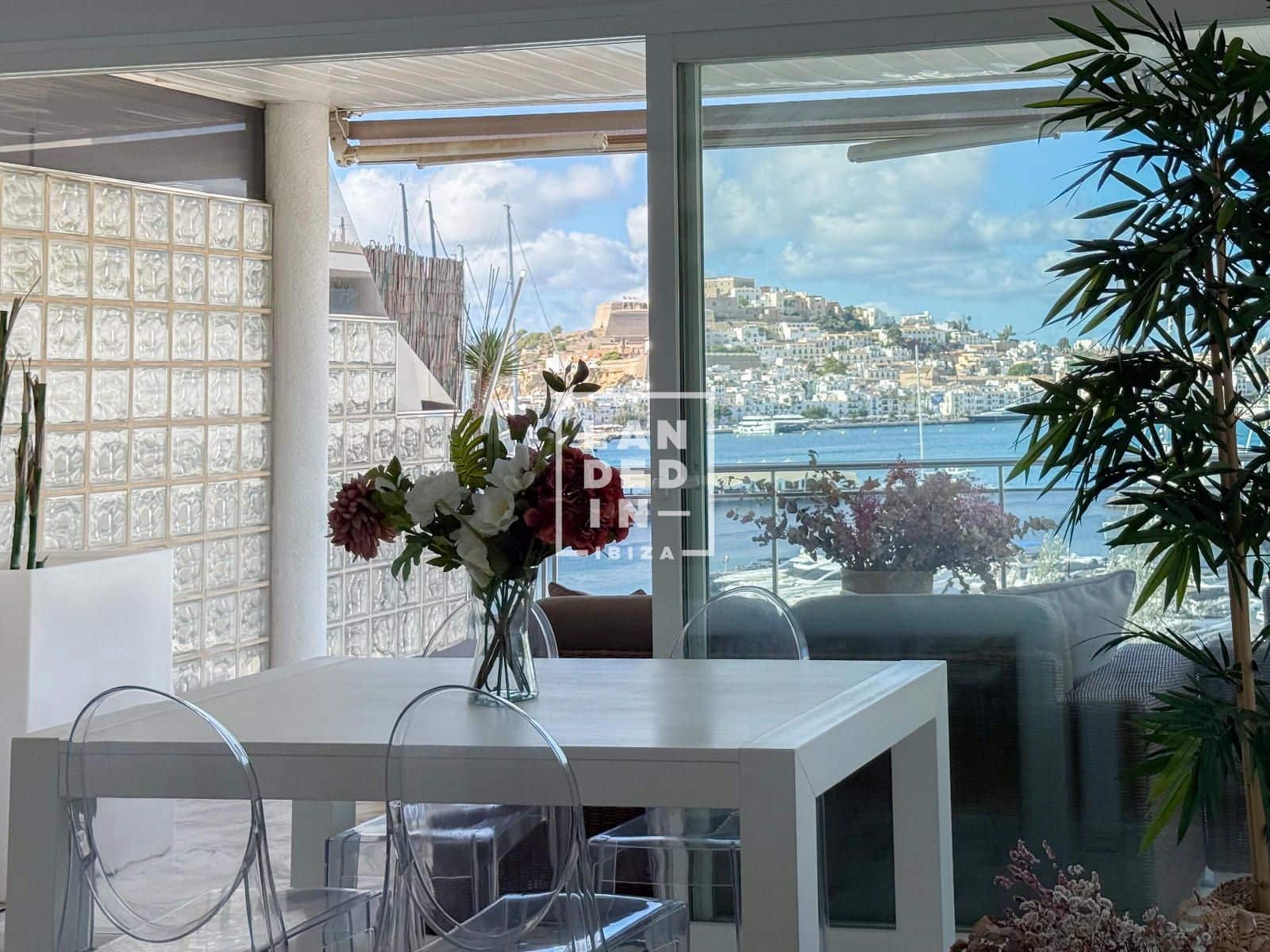 2 soverom Penthouse til salgs i Ibiza by med svømmebasseng garasje - € 1 700 000 (Ref: 9127266)