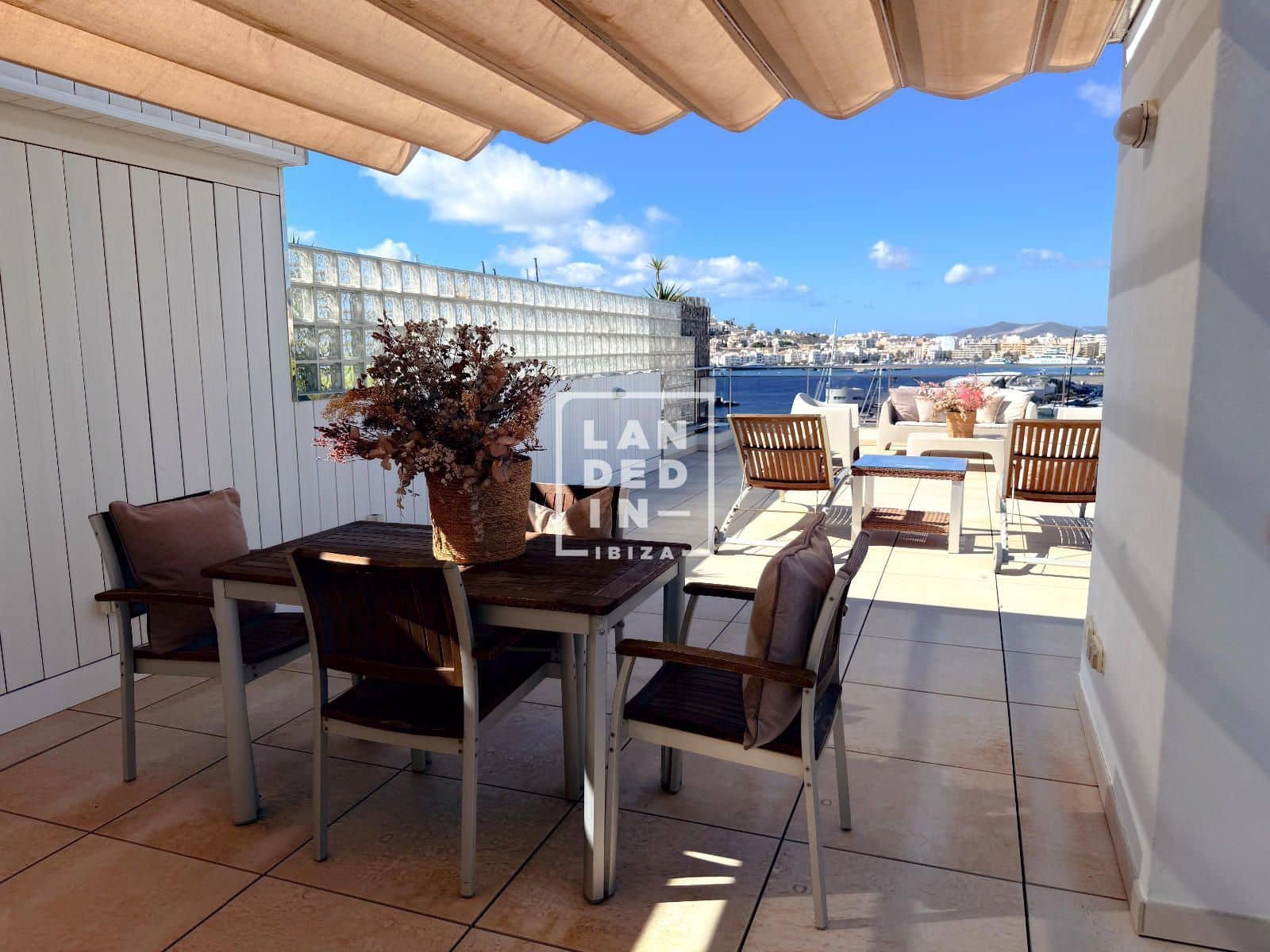 2 soverom Penthouse til salgs i Ibiza by med svømmebasseng garasje - € 1 700 000 (Ref: 9127266)