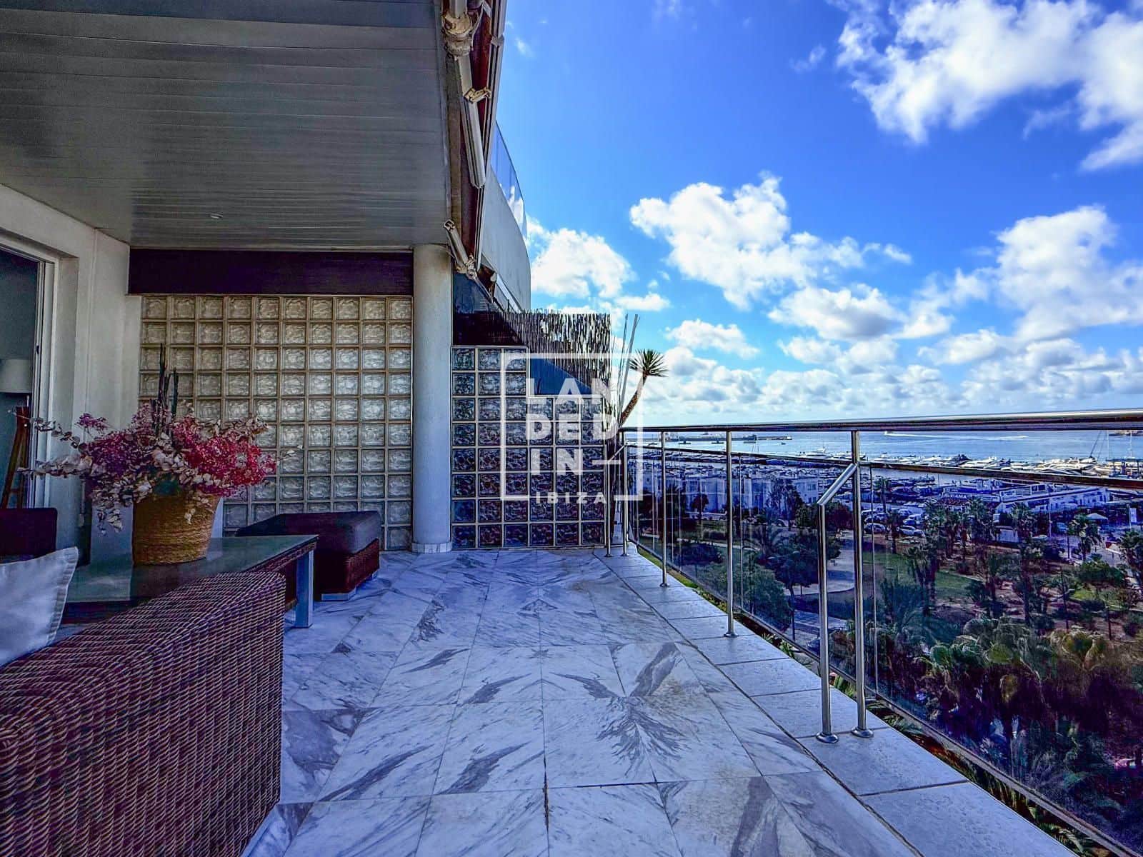 2 soverom Penthouse til salgs i Ibiza by med svømmebasseng garasje - € 1 700 000 (Ref: 9127266)