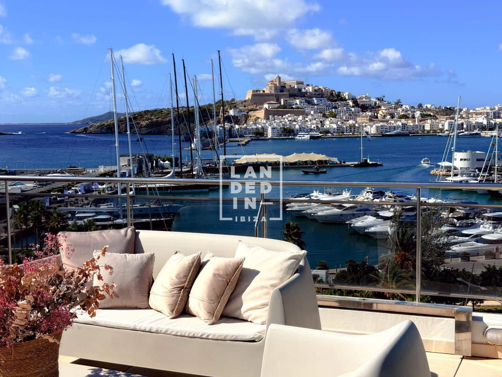 2 soverom Penthouse til salgs i Ibiza by med svømmebasseng garasje - € 1 700 000 (Ref: 9127266)