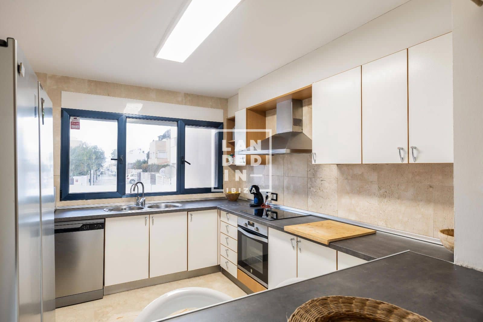 3 soveværelse Byhus til salg i Ibiza by med swimmingpool garage - € 1.595.000 (Ref: 9127271)