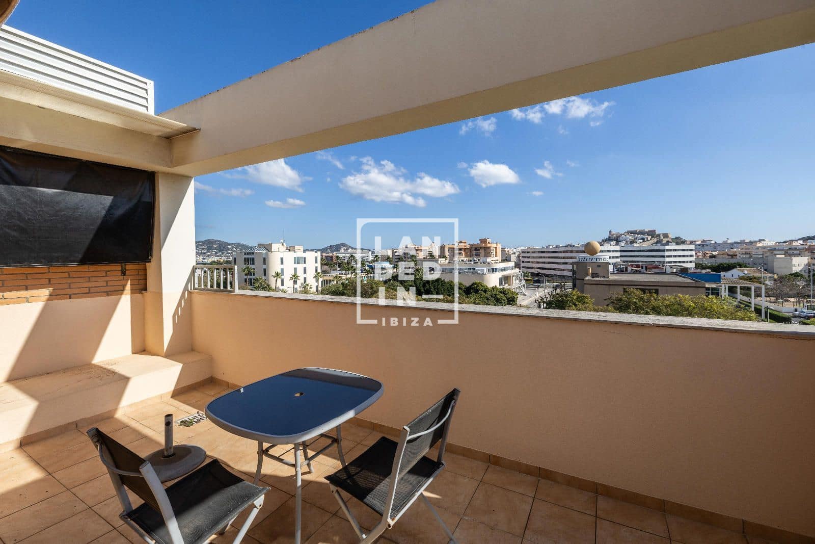 2 soveværelse Penthouse til salg i Ibiza by med swimmingpool garage - € 775.000 (Ref: 9127272)