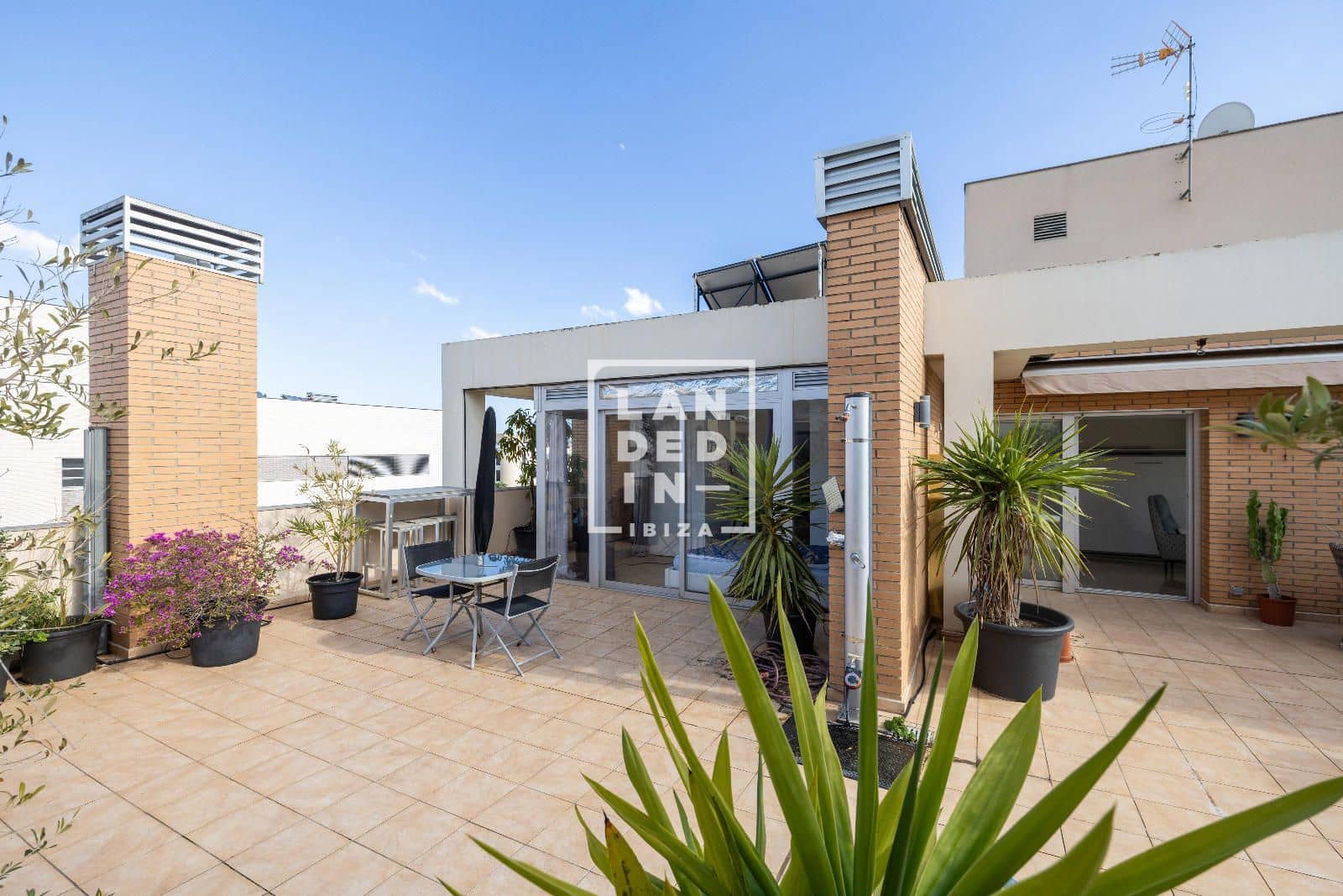 2 soveværelse Penthouse til salg i Ibiza by med swimmingpool garage - € 775.000 (Ref: 9127272)