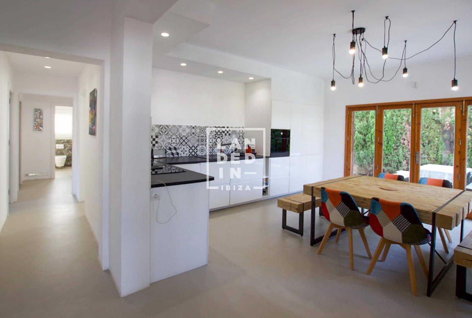 4 soverom Villa til salgs i Nuestra Senora de Jesus med svømmebasseng garasje - € 1 690 000 (Ref: 9131747)