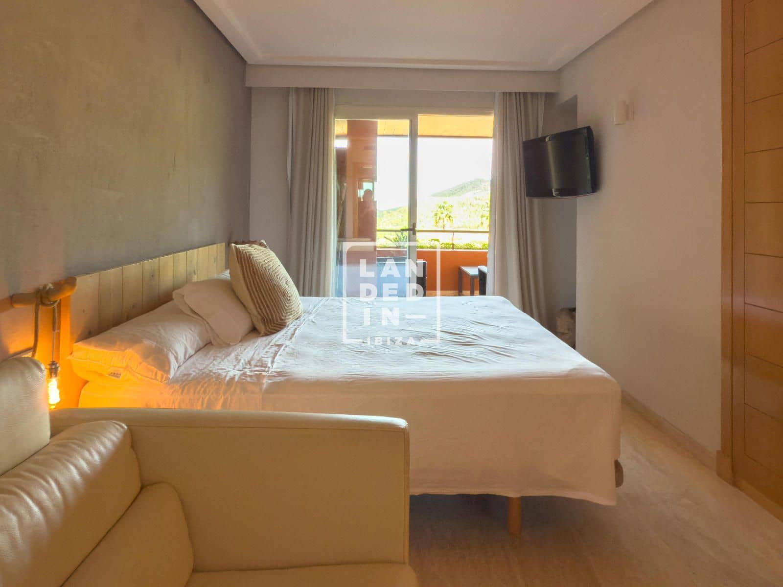 3 sypialnia Mieszkanie na sprzedaż w Roca Llisa z basenem garażem - 850 000 € (Ref: 9348712)