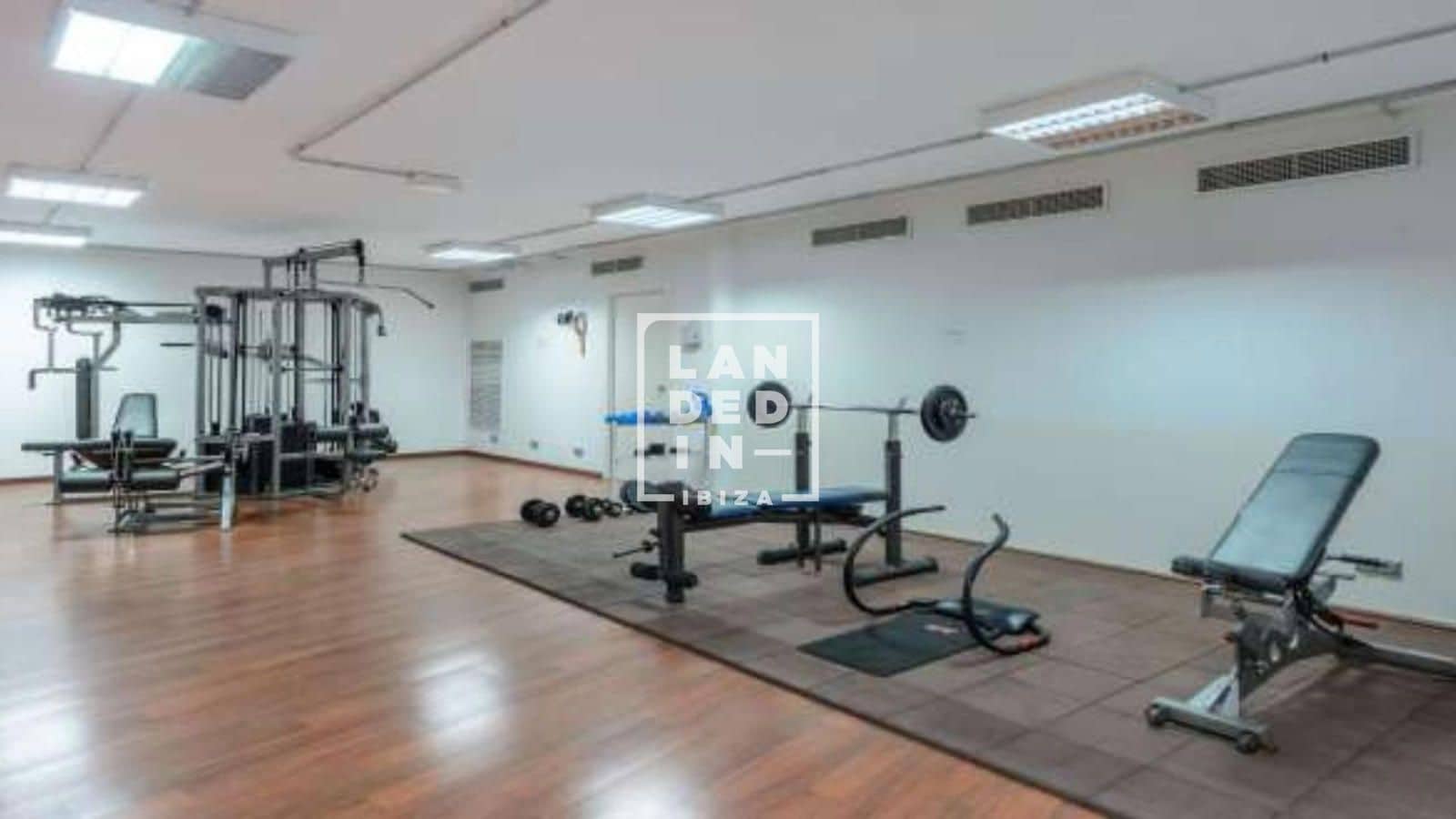 3 sypialnia Mieszkanie na sprzedaż w Roca Llisa z basenem garażem - 850 000 € (Ref: 9348712)