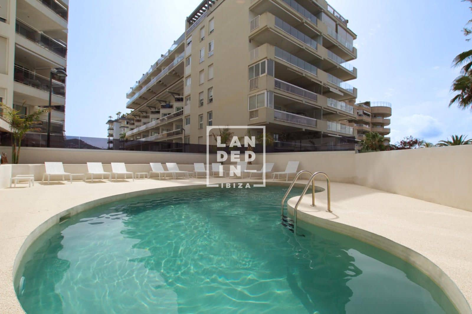 3 sovrum Lägenhet till salu i Ibiza stad med pool - 810 000 € (Ref: 9997524)
