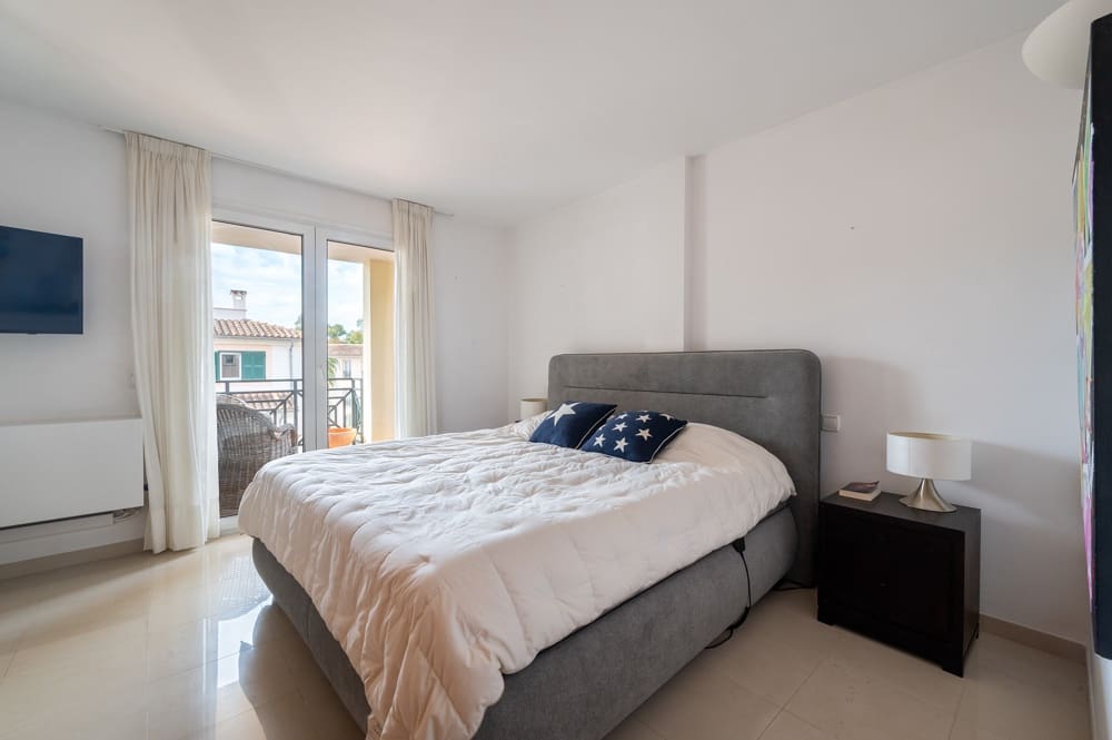 3 chambre Penthouse à vendre à Santa Ponsa avec piscine - 950 000 € (Ref: 7468491)