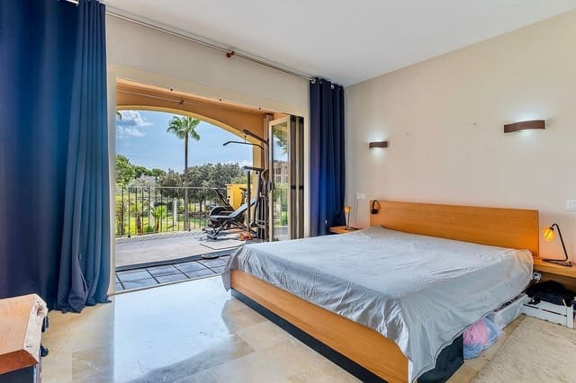 2 bedroom Flat for sale in Santa Ponsa, Calvià with pool - € 695,000 (Ref: 9104001)