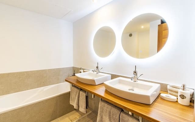 2 sypialnia Mieszkanie na sprzedaż w Es Camp De Mar / El Camp De Mar, Andratx z basenem - 850 000 € (Ref: 9136124)