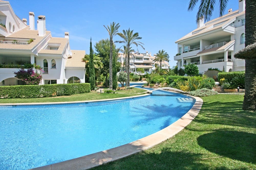 3 bedroom Penthouse for sale in Santa Ponsa with pool - € 1,280,000 (Ref: 9219451)