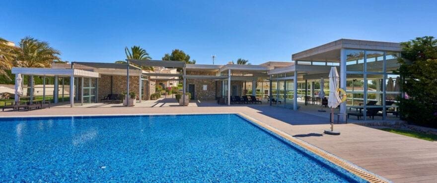 3 soveværelse Villa til salg i Santa Ponsa med swimmingpool - € 1.750.000 (Ref: 9241209)