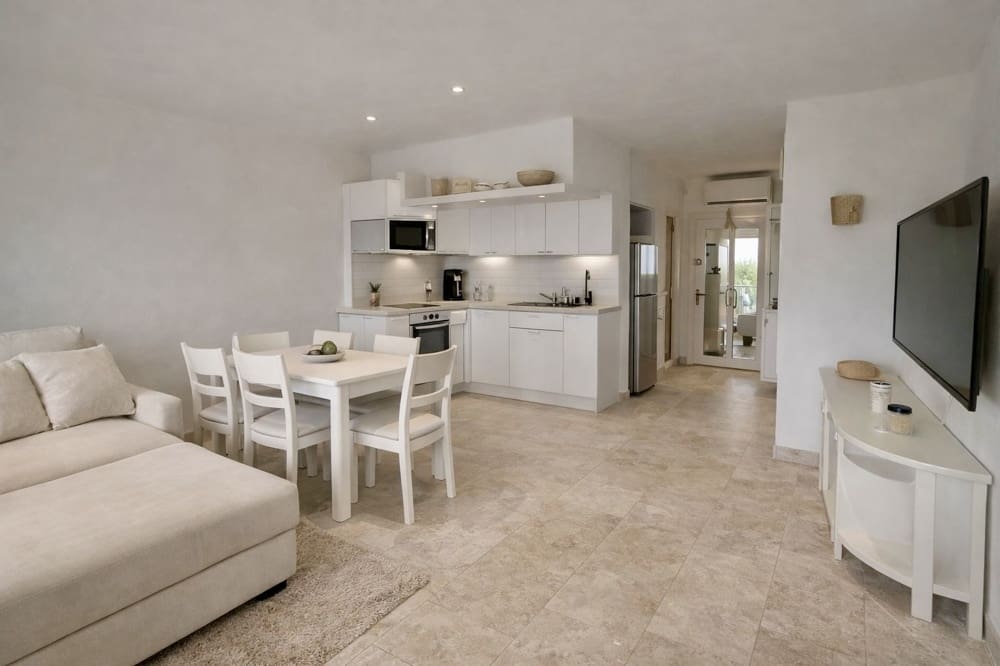 Flat for sale in Peguera / Paguera with pool - € 320,000 (Ref: 9249391)
