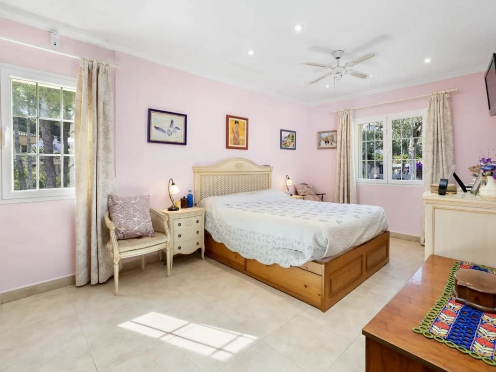 3 Zimmer Villa zu verkaufen in Santa Ponsa mit Pool - 2.100.000 € (Ref: 9255934)