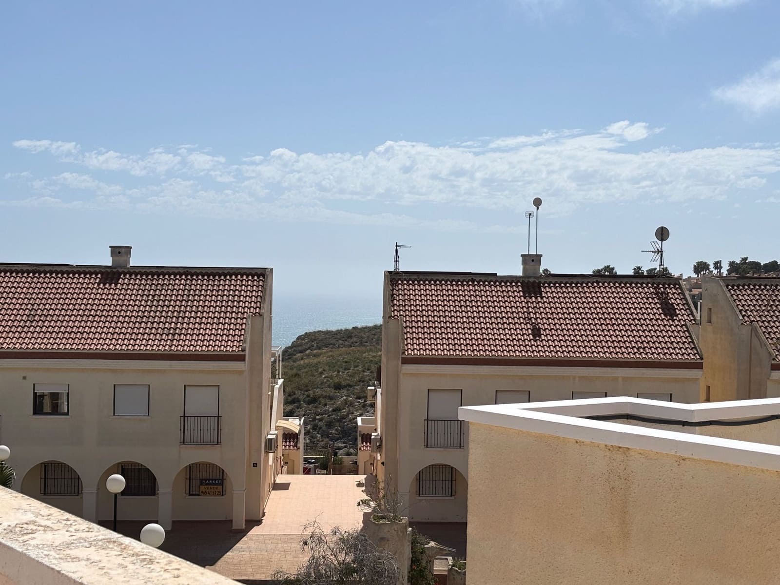 Pareado de 3 habitaciones en Gran Alacant en venta con piscina - 260.000 € (Ref: 10027712)