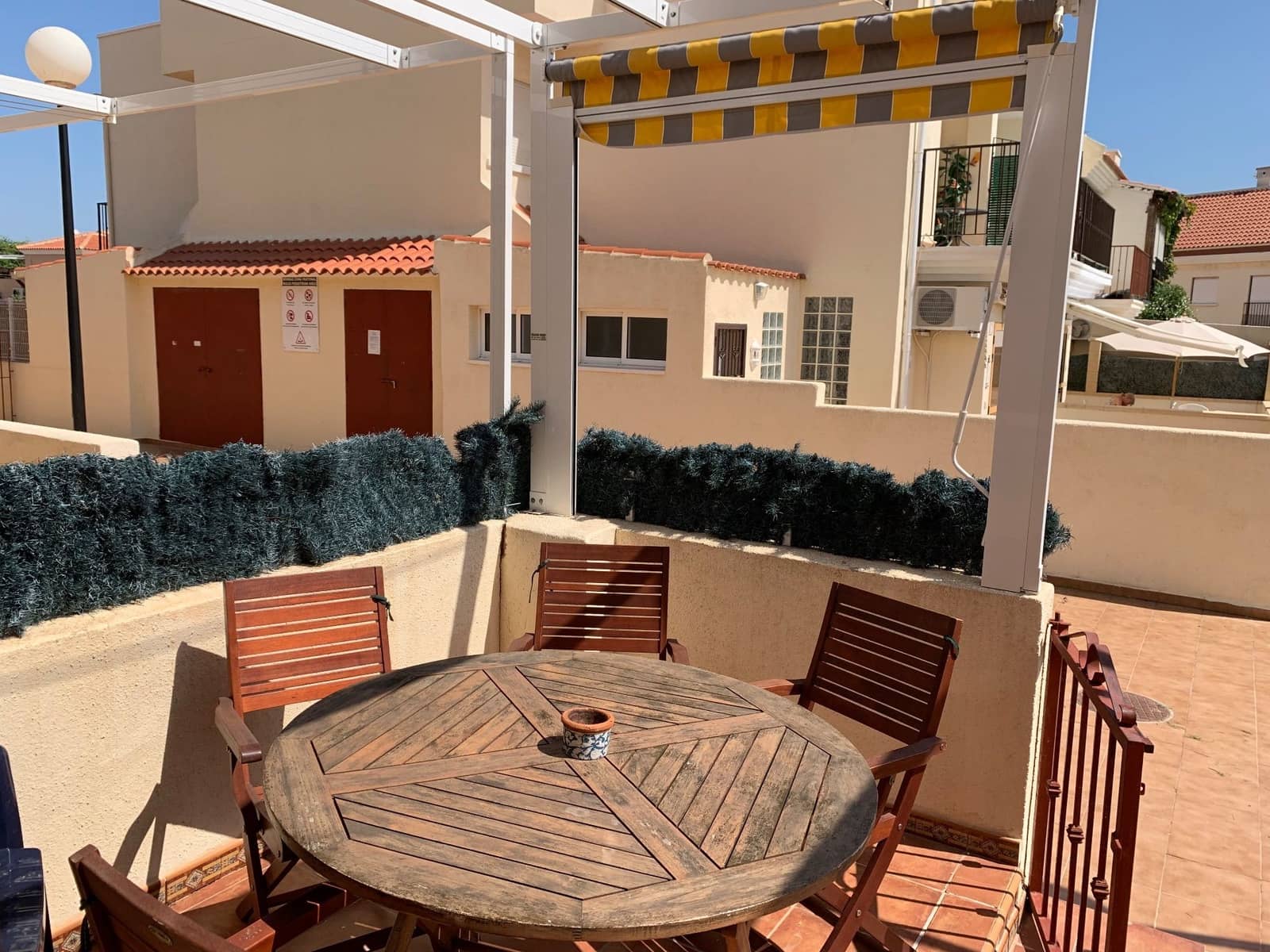 Pareado de 3 habitaciones en Gran Alacant en venta con piscina - 260.000 € (Ref: 10027712)