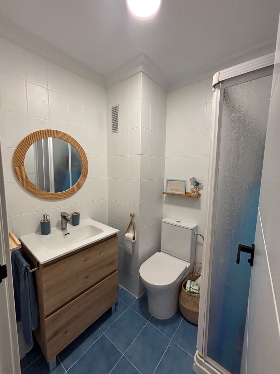 Appartement de 3 chambres à louer à Arenales del Sol avec piscine garage - 1 000 € (Ref: 10030043)