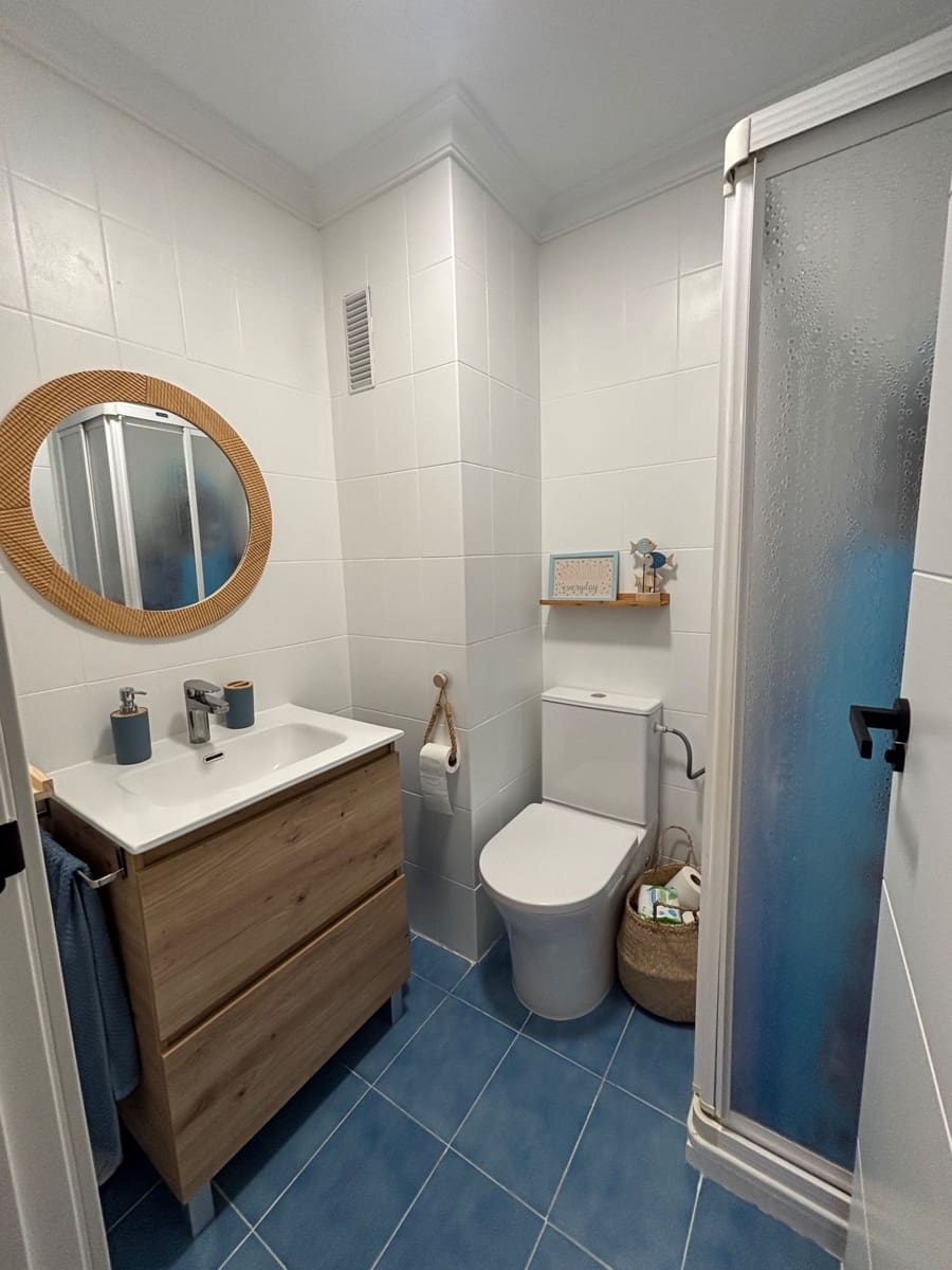 Appartement de 3 chambres à louer à Arenales del Sol avec piscine garage - 1 000 € (Ref: 10030043)
