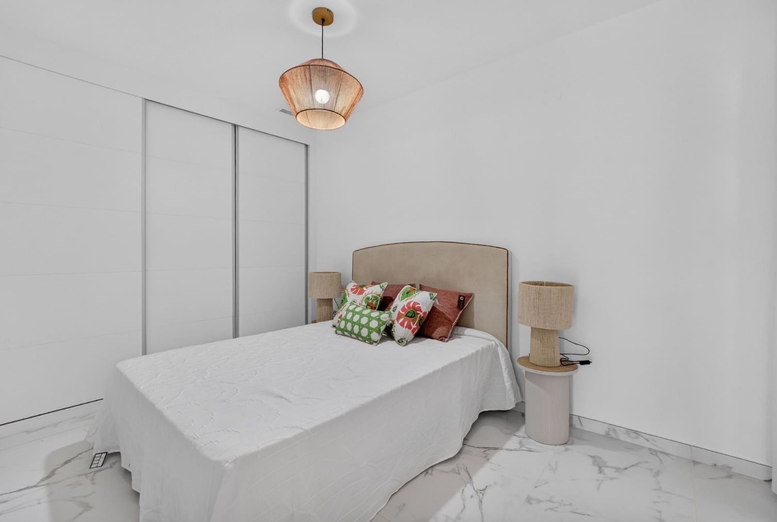 4 makuuhuone Huvila vuokrattavana paikassa Guardamar del Segura mukana uima-altaan 
autotalli - 2 250 € (Ref: 10046831)