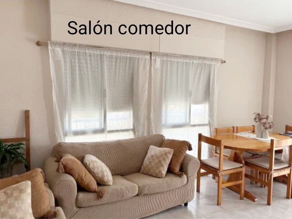 3 quarto Apartamento para arrendar em Arenales del Sol com piscina garagem - 900 € (Ref: 10054674)