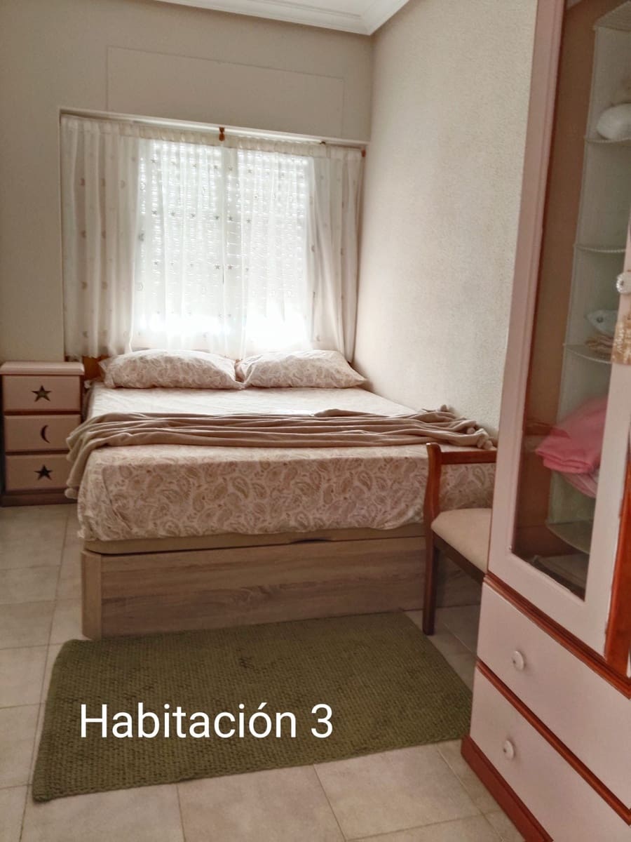 3 quarto Apartamento para arrendar em Arenales del Sol com piscina garagem - 900 € (Ref: 10054674)