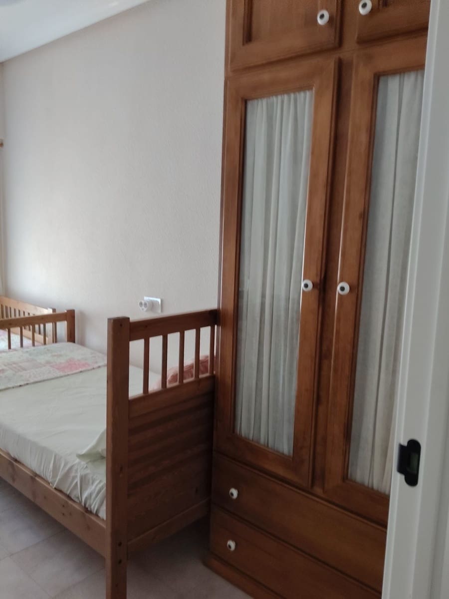 3 bedroom Apartment for rent in Arenales del Sol with pool garage - € 900 (Ref: 10054674)
