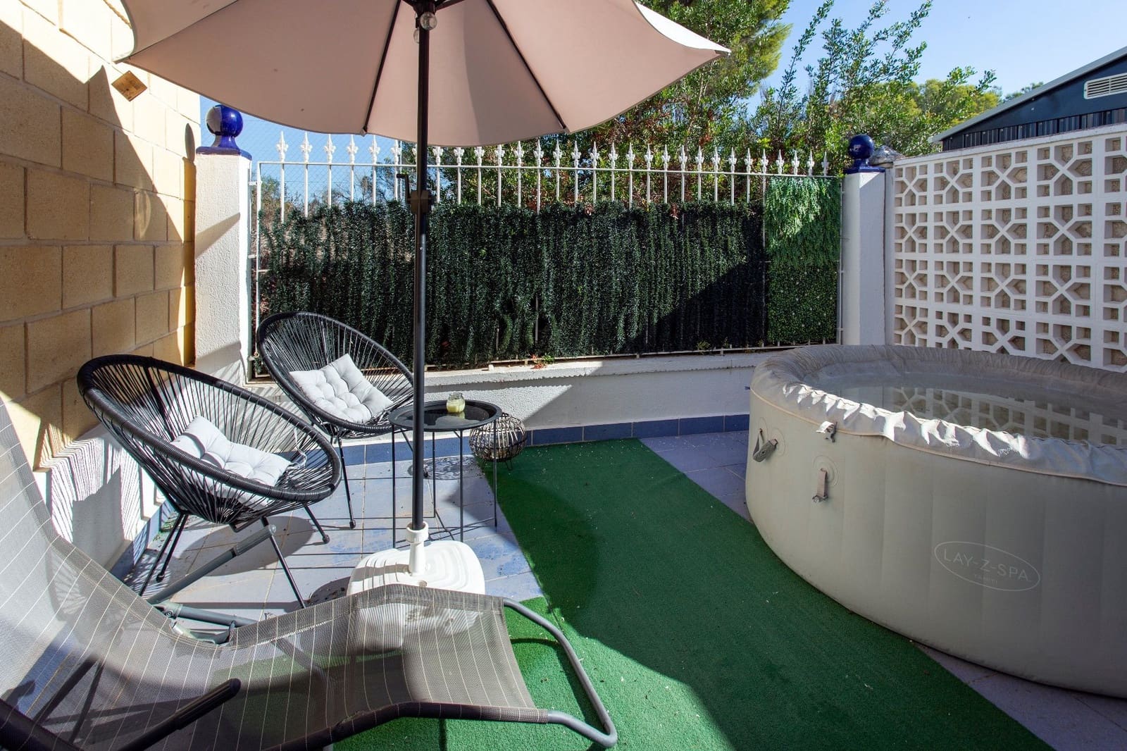 2 bedroom Apartment for rent in Villamartin with pool - € 850 (Ref: 10120500)