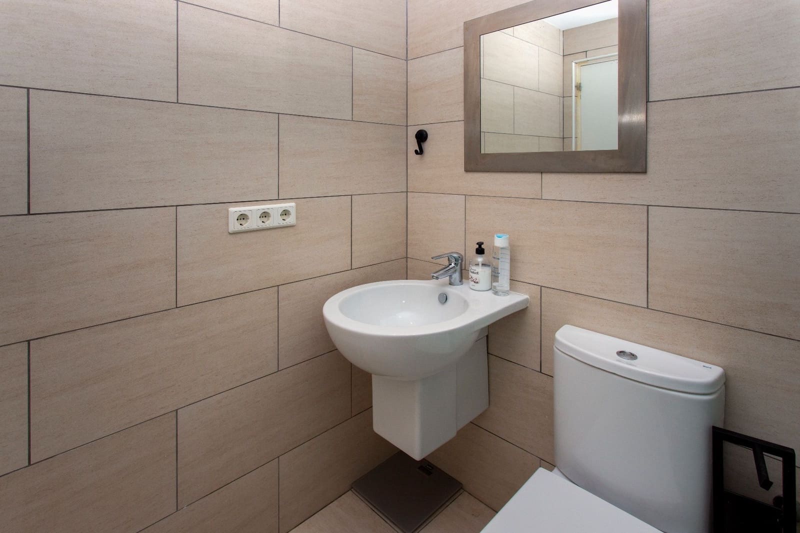 2 bedroom Apartment for rent in Villamartin with pool - € 850 (Ref: 10120500)