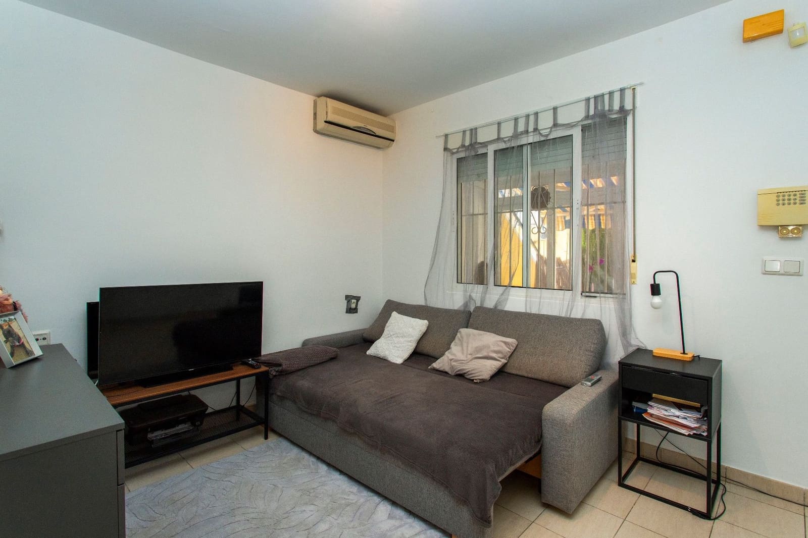 2 bedroom Apartment for rent in Villamartin with pool - € 850 (Ref: 10120500)