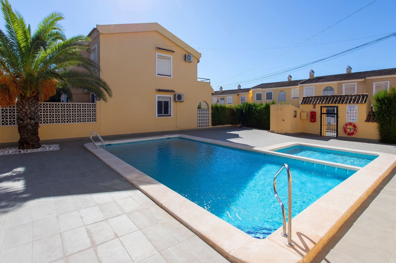 2 bedroom Apartment for rent in Villamartin with pool - € 850 (Ref: 10120500)