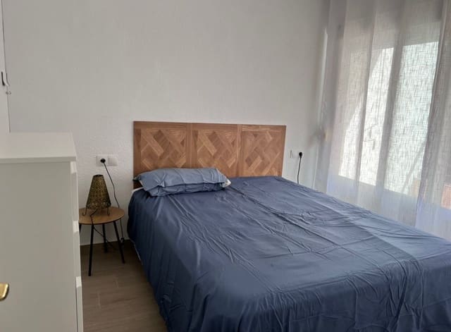 Casa de 3 habitaciones en Nueva Torrevieja, Torrevieja en venta con garaje - 170.000 € (Ref: 10131209)