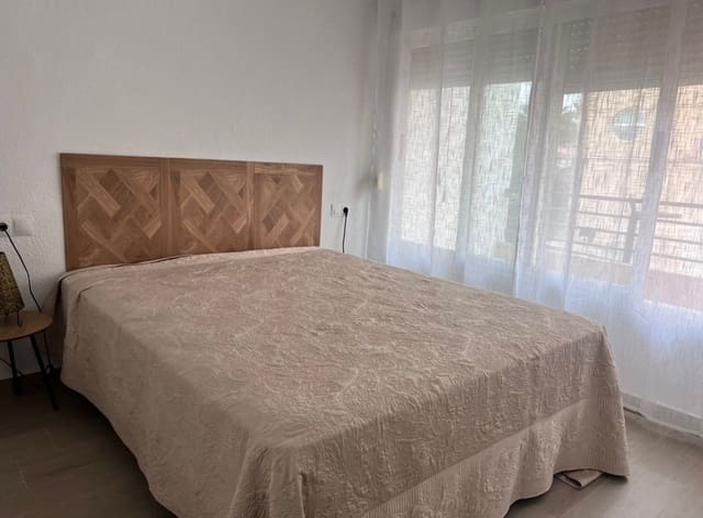 Casa de 3 habitaciones en Nueva Torrevieja, Torrevieja en venta con garaje - 170.000 € (Ref: 10131209)